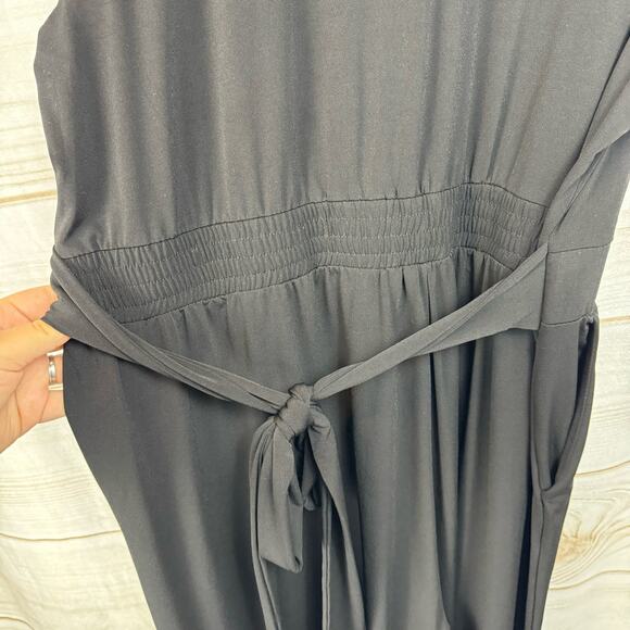Torrid Black Smocked Waistband Short Sleeve Deep V Neck Surplice Jumpsuit Size 3 - Picture 7 of 9